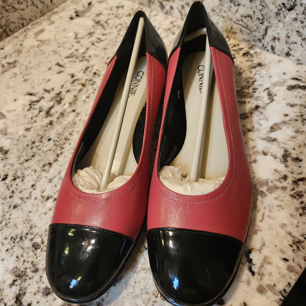 Connie Women's Pink and Black Flats Shoes 9M NWT